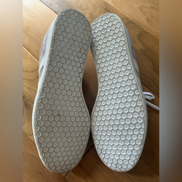 Adidas Lavender & White Gazelle Sneakers - Picture 2 of 3